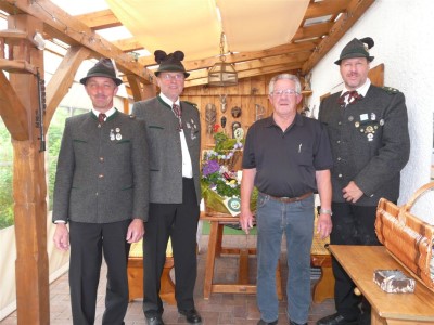Die SGU-Vorstandschaft beim Gratulieren